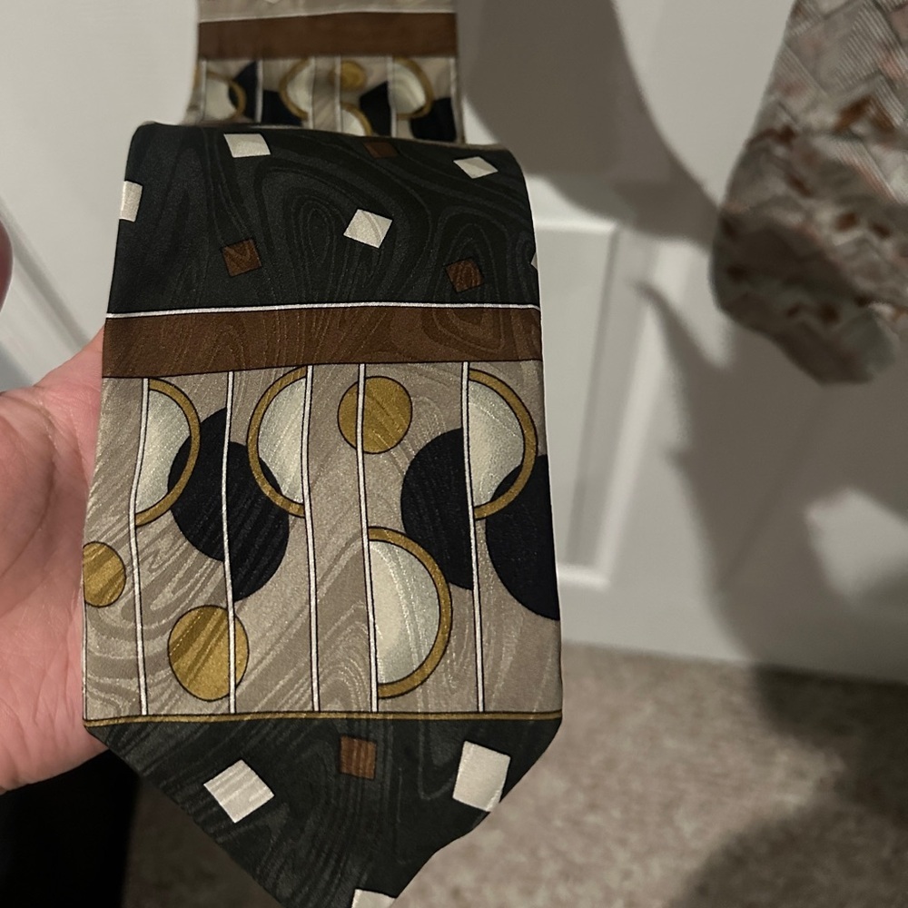 Geometric Patterned Ties 100% Silk Made in Italy - Set of 3 - Picture 2 of 7